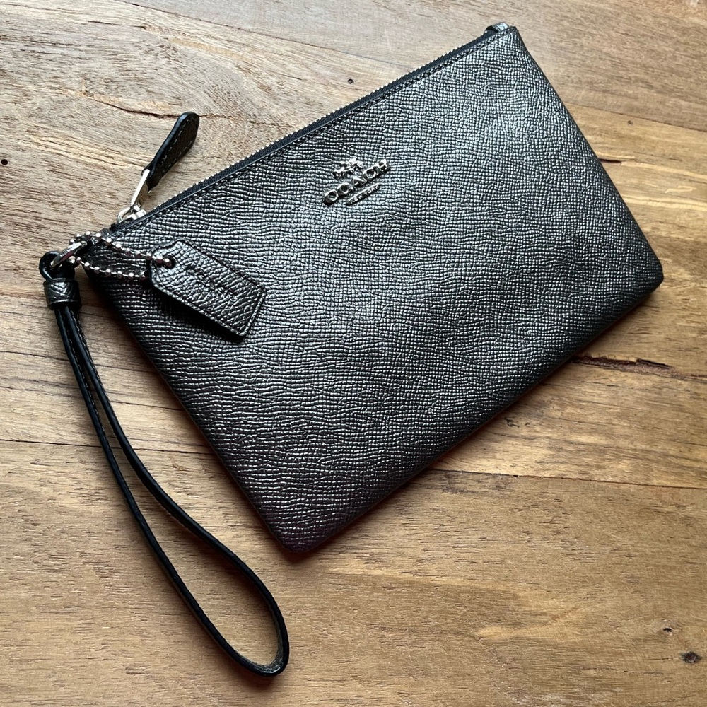 COACH Corner Zip Wristlet Metallic Graphite Gray NWOT